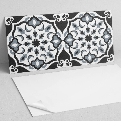 Samolepiaci panel na stenu Kvetinový motív s ozdobnými detailmi