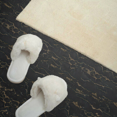 Samolepiaci panel na stenu Elegancia v mramorovom vzore