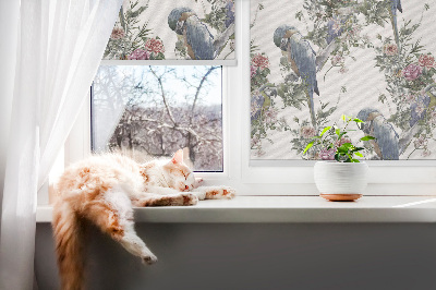Roleta na okna Papagáje na kvetoch