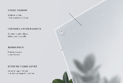 Sklenená okrúhla polopriehľadná doska na stôl