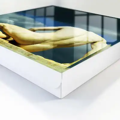Klasická elegancia s oblačným pozadím