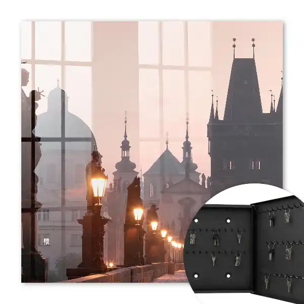 Historický most pri západe slnka