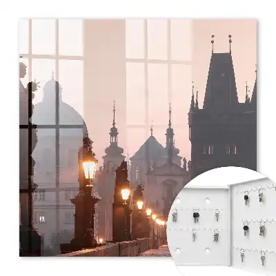 Historický most pri západe slnka