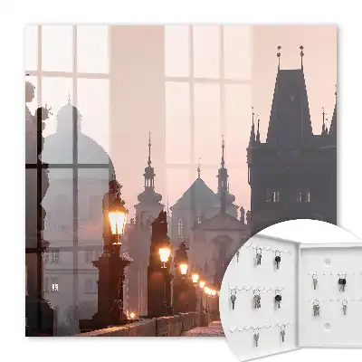 Historický most pri západe slnka