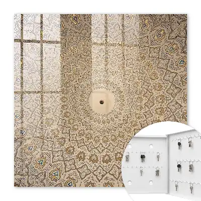 Zdobená mandala symetrie a elegancie