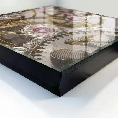 Mechanická elegancia s farebnými akcentmi
