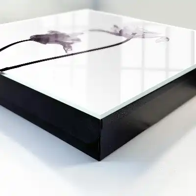 Minimalistické kvety na svetlom pozadí