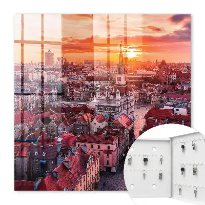 Západ slnka nad historickými strechami
