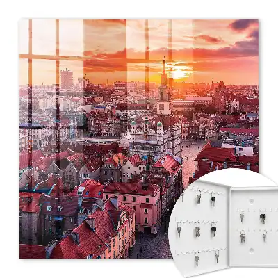 Západ slnka nad historickými strechami