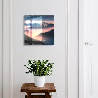 Horská panoráma s mestskými svetlami