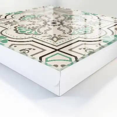 Geometrická dekorácia s rastlinnými akcentmi
