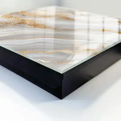 Abstraktná elegancia so žltými akcentmi