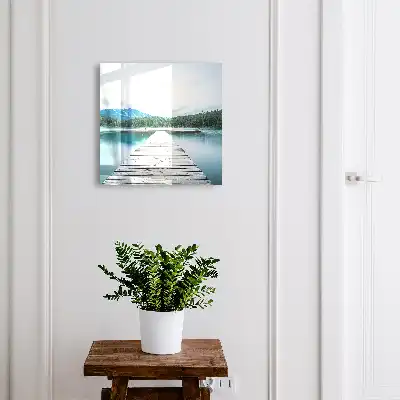 Jazero pokoja obklopené horami