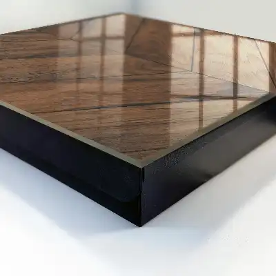 Drevená rybia kosť elegancie