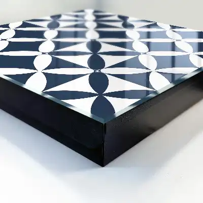 Geometrická elegancia v kontrastnom aranžmáne