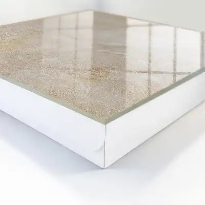 Minerálna elegancia s bielym pozadím