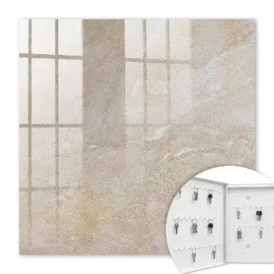 Minerálna elegancia s bielym pozadím