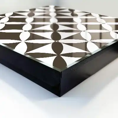 Geometrická kompozícia symetrická kontrastná