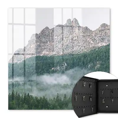 Horská panoráma zahalená v hmle