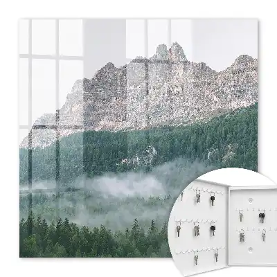 Horská panoráma zahalená v hmle