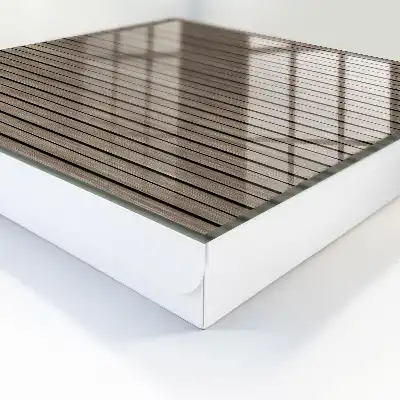 Drevené dosky v harmonických líniách