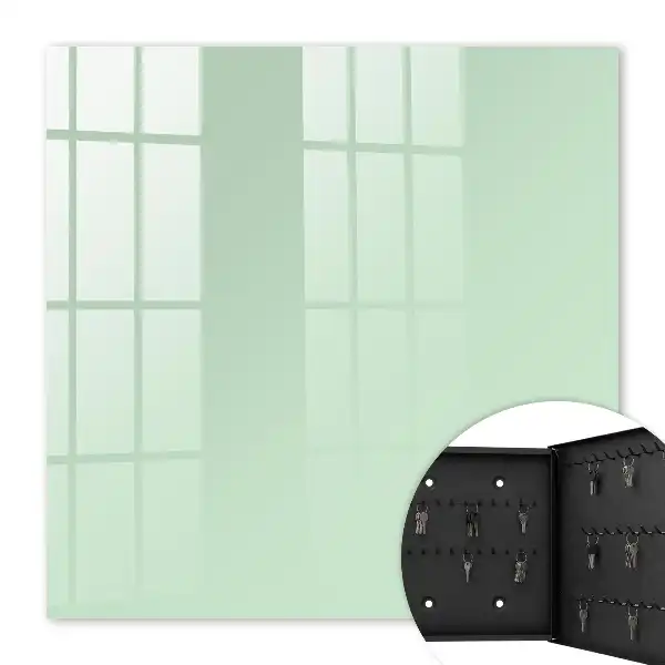 Mätovo zelené šaty v minimalistickom štýle