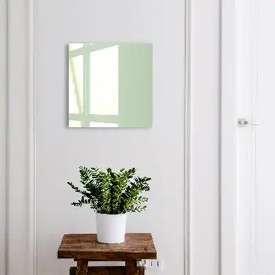 Mätovo zelené šaty v minimalistickom štýle
