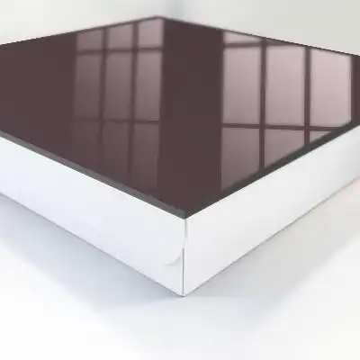 Geometrický obraz v minimalistickom sivom prevedení