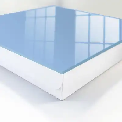 Svetlomodrý minimalistický doplnok