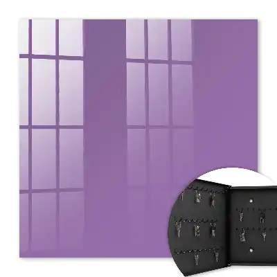 Minimalistický fialový dizajn