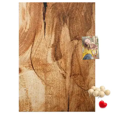 Nástenka s prírodnou textúrou dreva