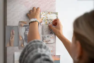 Korková tabuľa s motívom červených ruží