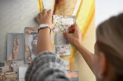 Nástenná dekorácia Abstrakcia so zlatou vlnou