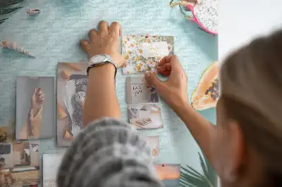 Nástenná korková tabuľa na plánovanie dovolenky