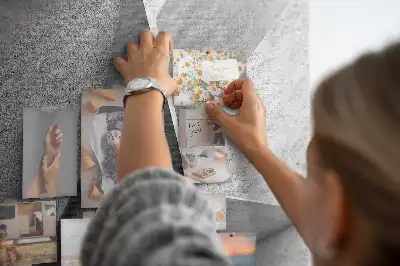 Korková tabuľa s motívom abstraktnej geometrie