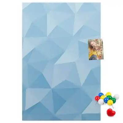Korková nástenka s geometrickým motívom