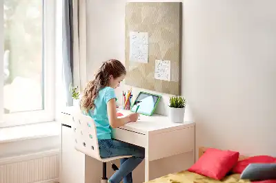 Nástenka s lineárnym motívom