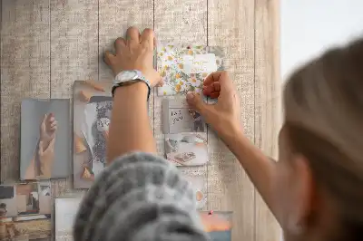 Nástenná korková tabuľa na ľahkých drevených doskách