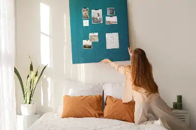 Korková tabuľa s motívom geometrickej abstrakcie
