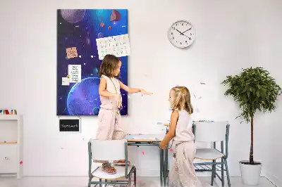 Nástenka s motívom vesmírneho umenia