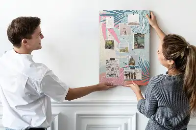 Nástenka s motívom listov v pastelových farbách