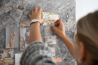 Korková nástenka s motívom tmavého mramoru