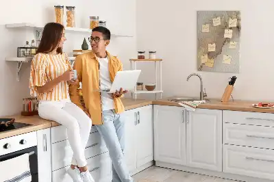 Korková tabuľa s motívom lesklého mramoru