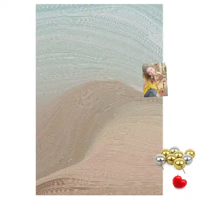 Nástenka so zmiešanou farebnou paletou