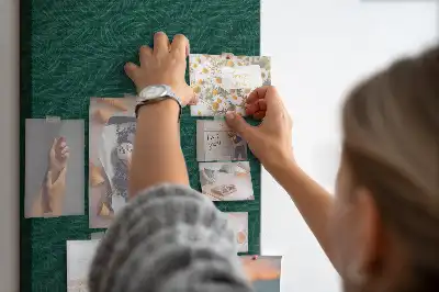 Korková tabuľa s listovým vzorom
