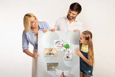 Korková nástenka s abstraktným motívom športovej lopty