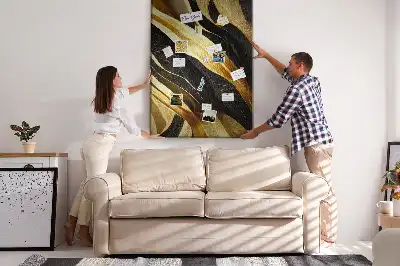 Nástenka s motívom abstraktných čiar
