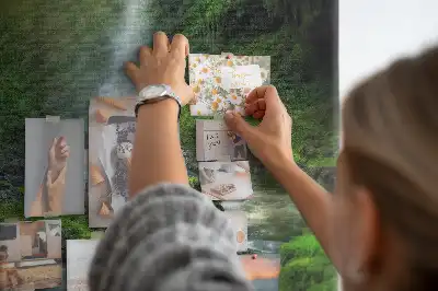 Korková tabuľa s motívom skalného vodopádu