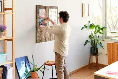 Korková tabuľa s dreveným rámom