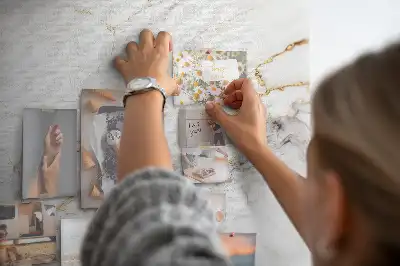 Dekoratívna korková tabuľa s motívom mramoru